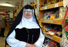 Schwester Consilia in unserem neuen Klostermarkt St. Marienthal